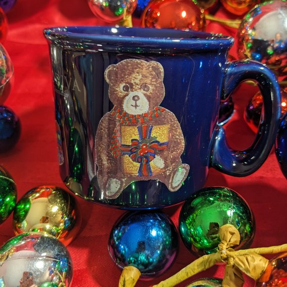 Godiva Chocolatier Cobalt Blue Teddy Bear/Trains/Drum/Present Christmas Mug - Picture 8 of 12